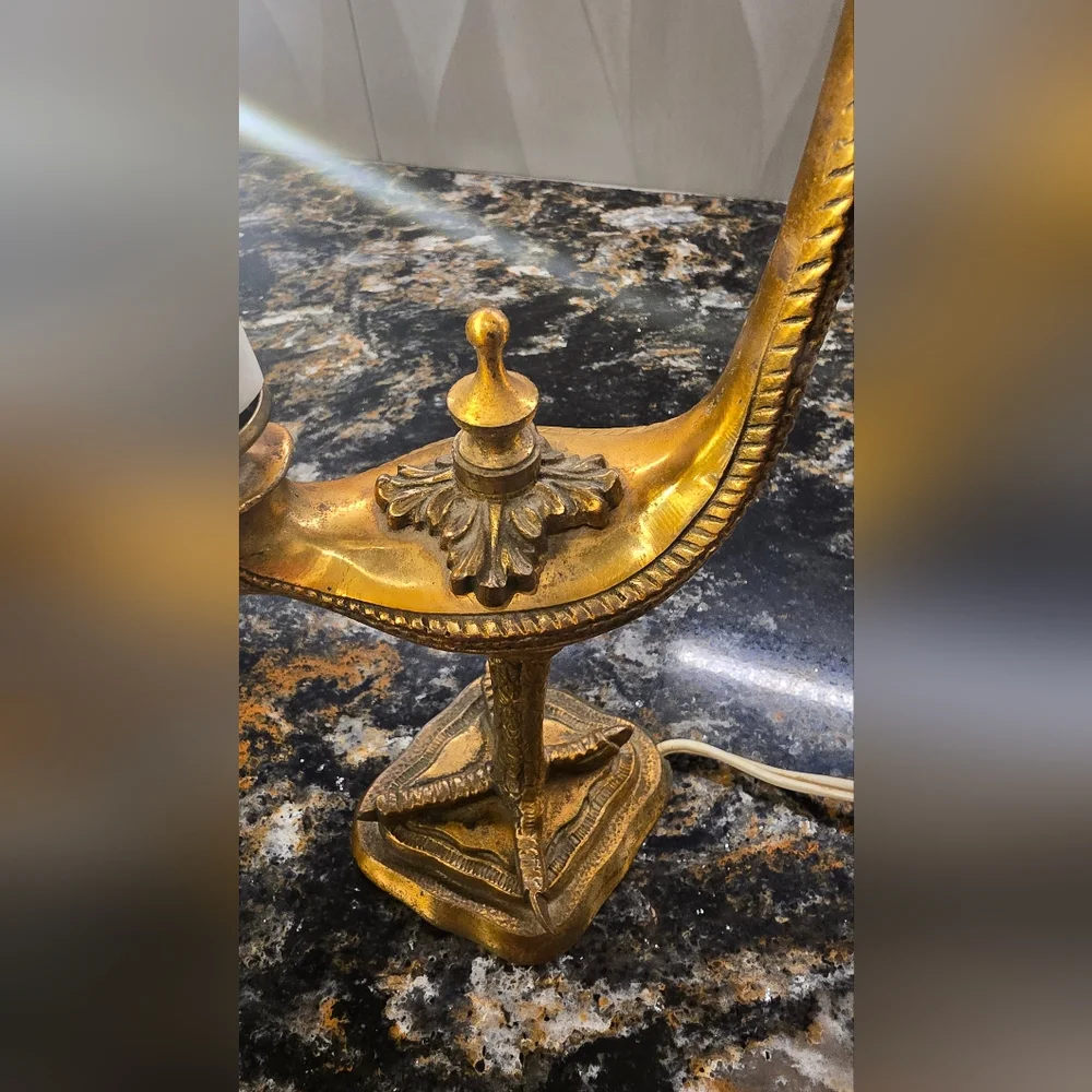 Italian Grand Tour Style Gilt Bronze & Tole Lamp RARE VINTAGE COLLECTIBLE - Picture 4 of 7